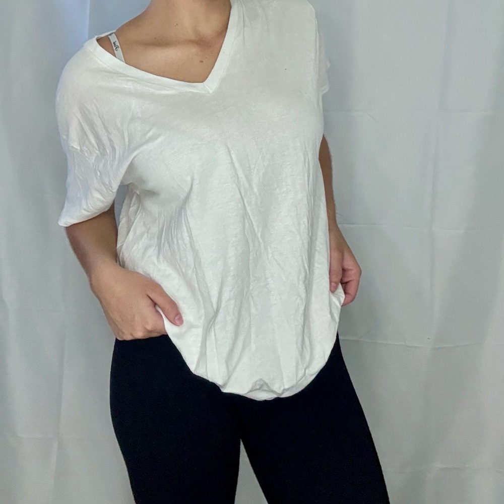 Target 2 White Asymmetrical Short Sleeve Tees